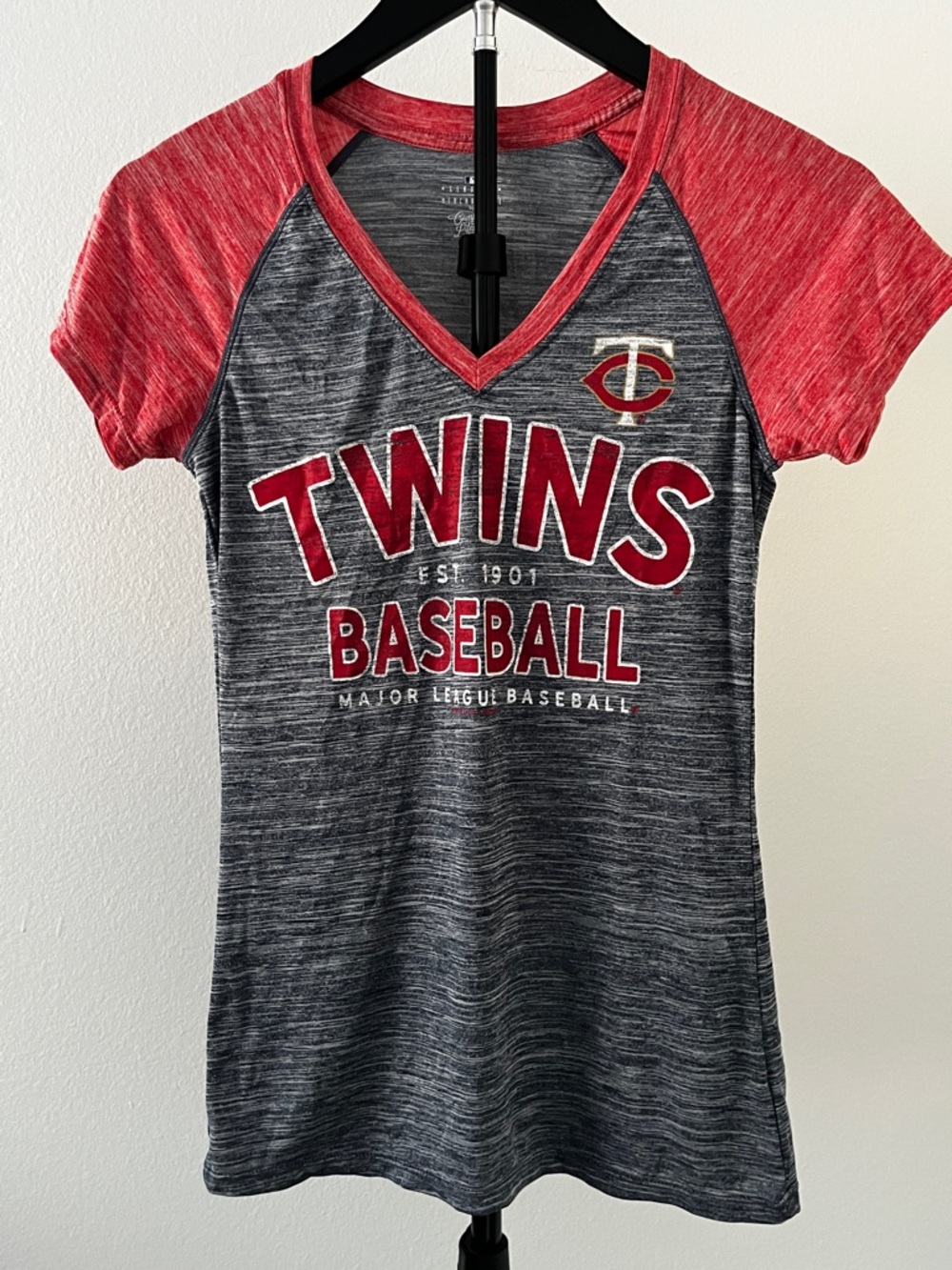 Minnesota Twins Baseball Tee ⚾🔥 Fitted V-Neck Game Day Top | Juniors S